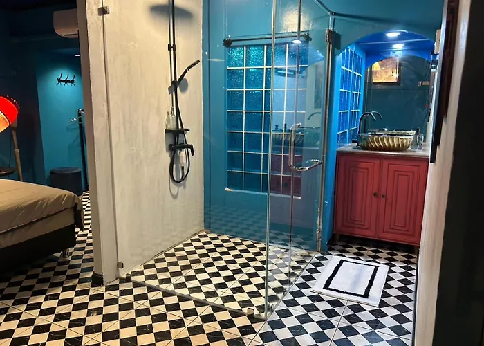 The Oasis On 8 Blue 2 3*