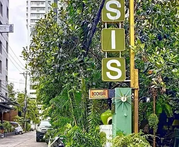 The Oasis On 8 Blue 2